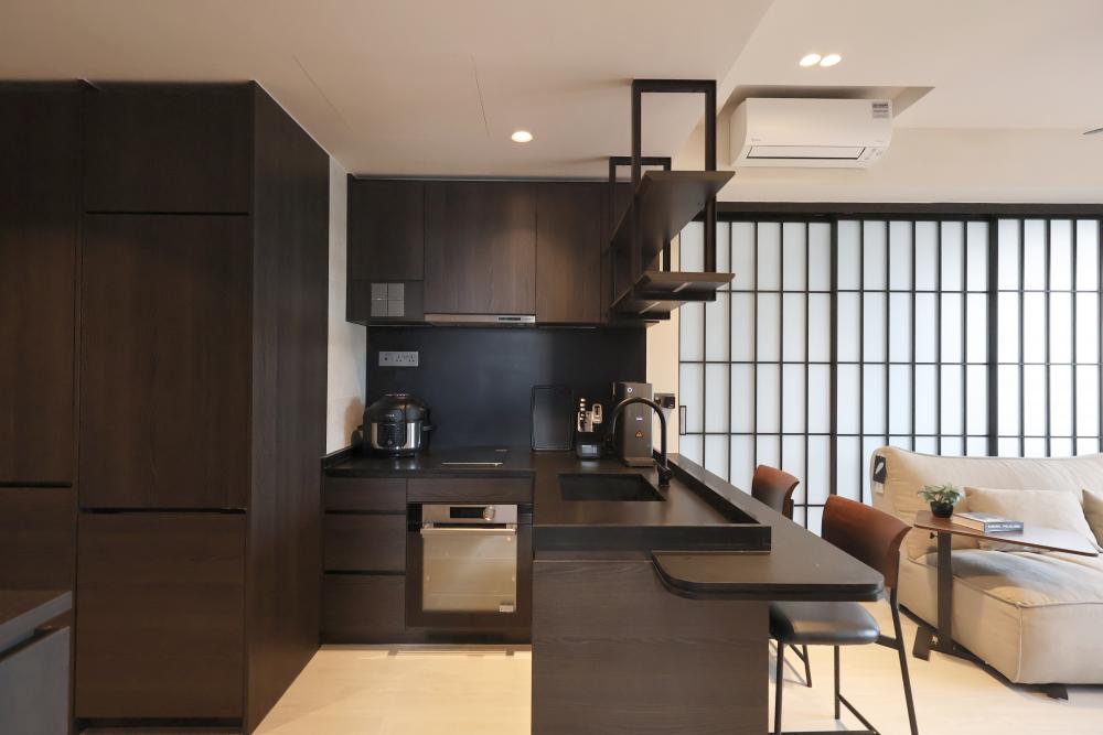 Modern Kitchen with Cupboard and Open Kitchen