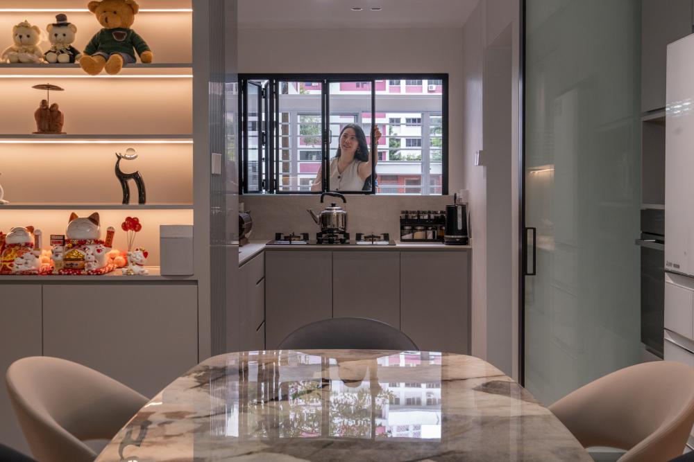 Contemporary Kitchen with Kitchen Window and Kitchen Backsplash