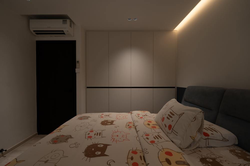 Contemporary Bedroom with Vinyl Flooring and Wardrobe