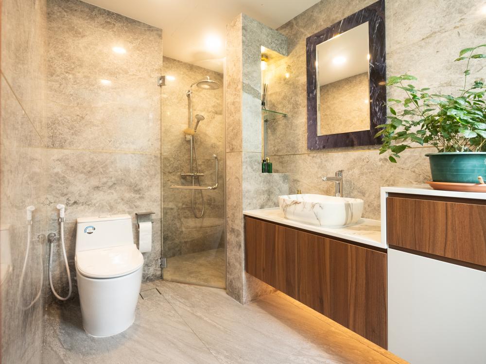 Contemporary Bathroom with Mirror and Shower Screen