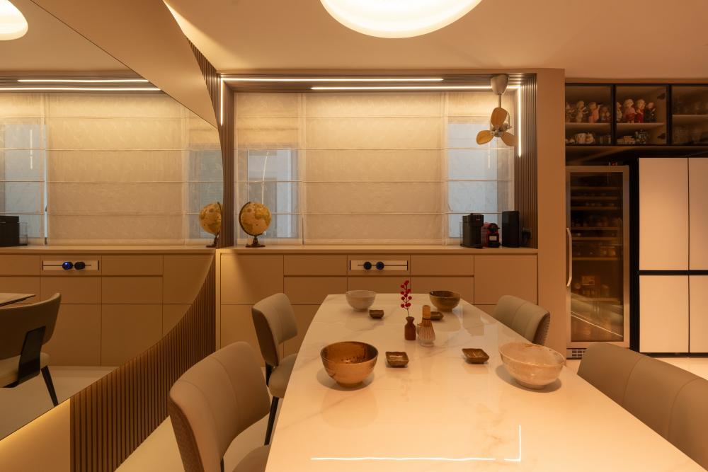 Modern Dining Room with Dining Table and Dining Chairs