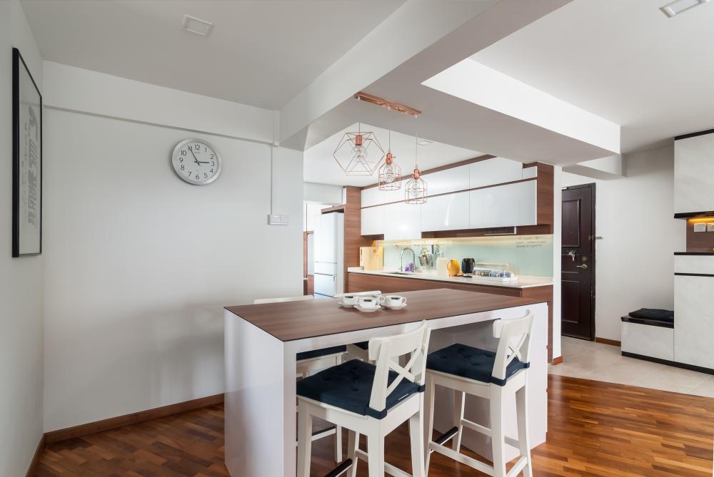 Scandinavian Dining Room with Dining Table and Dining Chairs