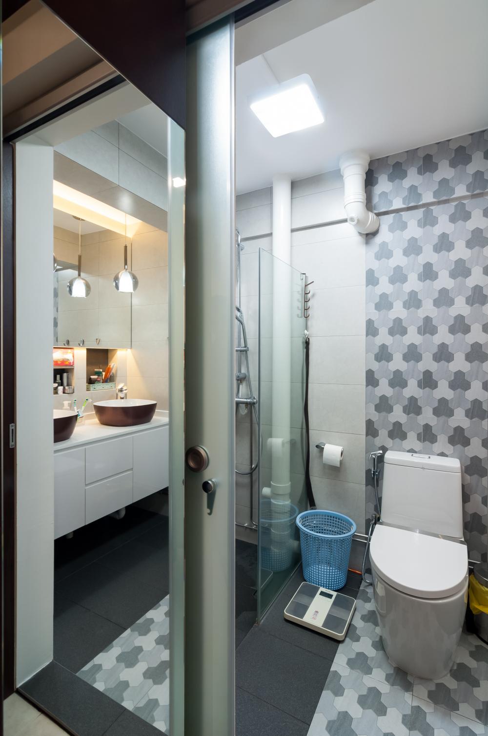 Scandinavian Bathroom with Homogeneous Tiles and Mirror