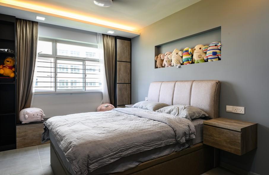 Modern Bedroom with Bay Window and Cove Lighting