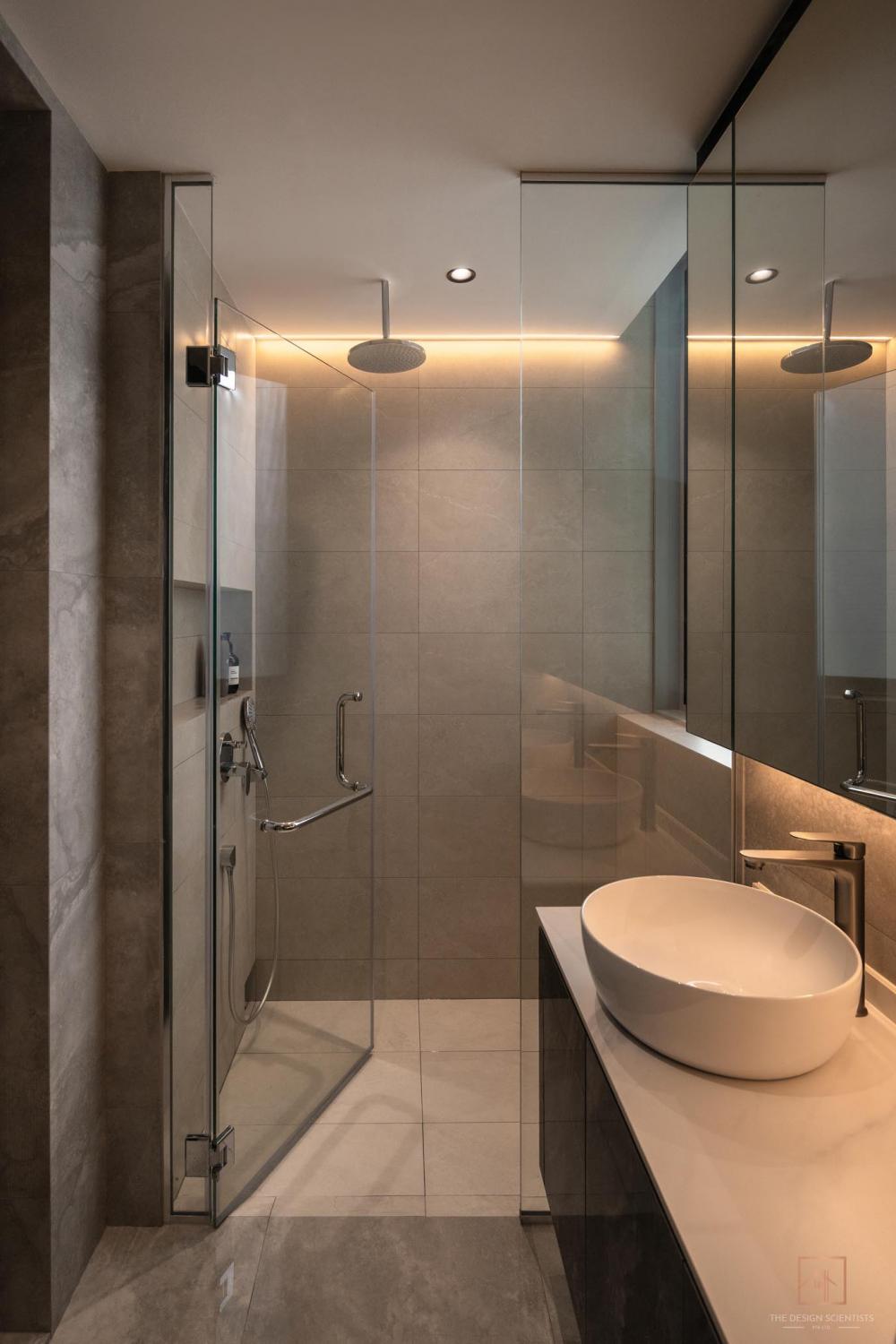 Contemporary Bathroom with Mirror and Rainshower