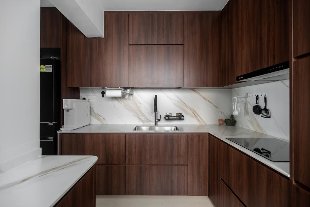 Contemporary Kitchen with Kitchen Island and Kitchen Accessories