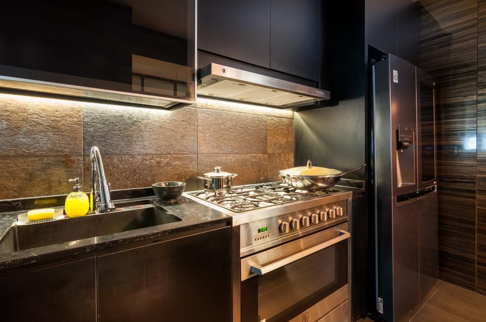 Contemporary Kitchen with Countertop and Cupboard
