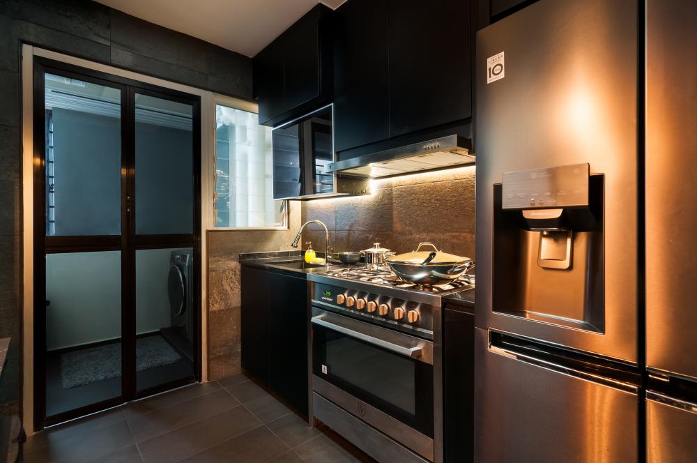 Contemporary Kitchen with Countertop and Open Kitchen