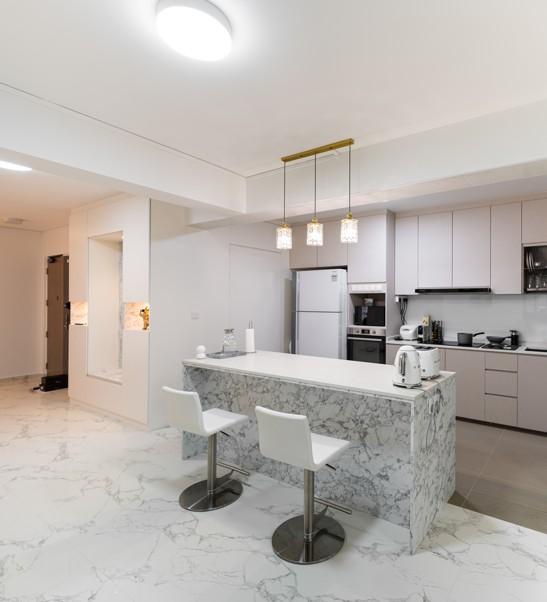 Modern Kitchen with Countertop and Kitchen Island