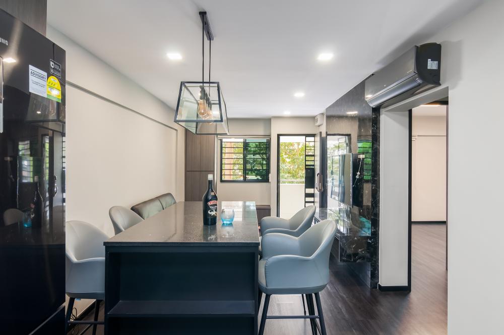 Contemporary Living Room with Countertop and Vinyl Flooring