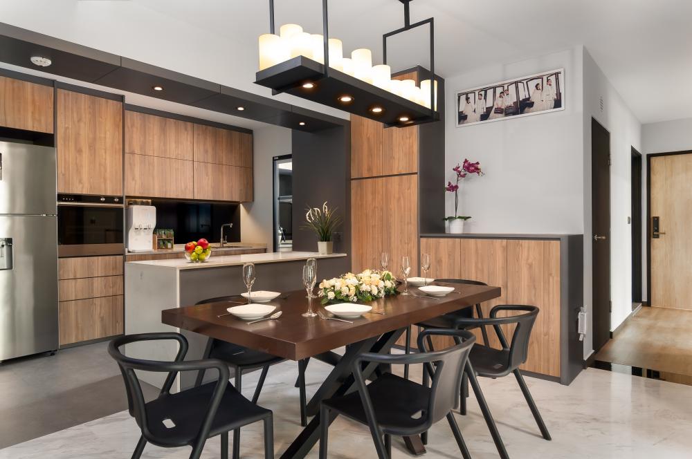 Contemporary Dining Room with Drop Ceiling and Dining Table