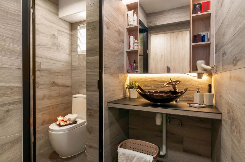 Contemporary Bathroom with Mirror and Shower Screen