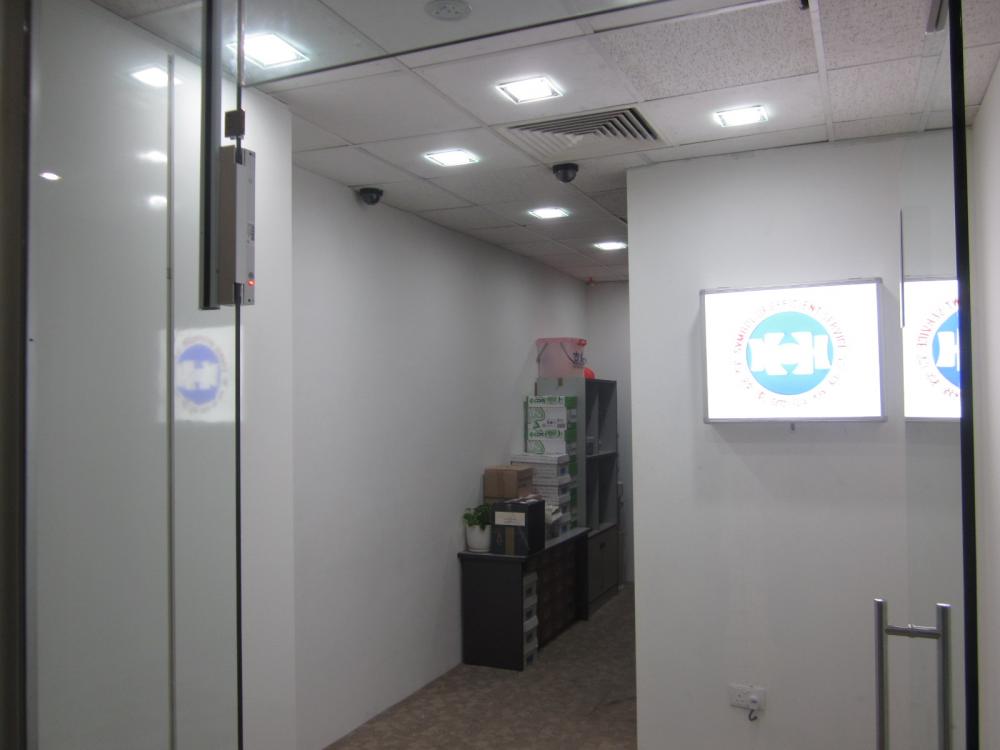 Asian Entryway with Mirror and Wall Mirror