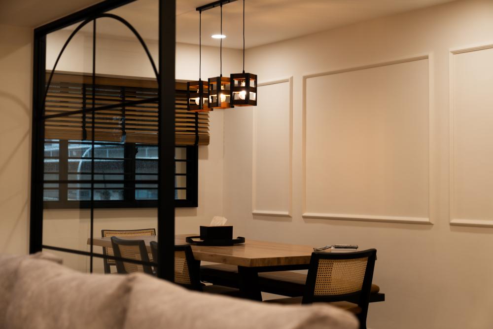 Scandinavian Dining Room with Dining Table and Dining Chairs