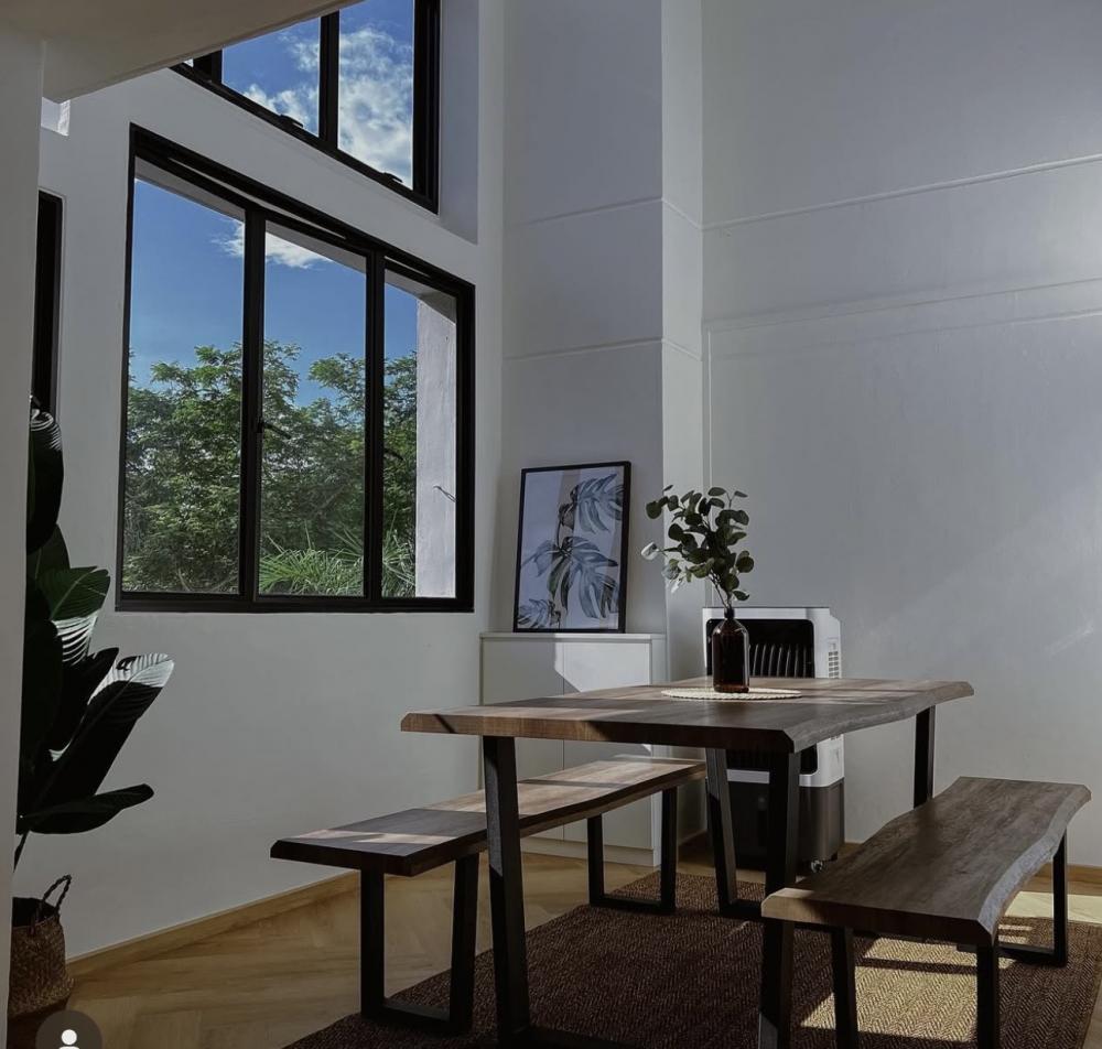 Contemporary Living Room with Vinyl Flooring and Parquet Floor
