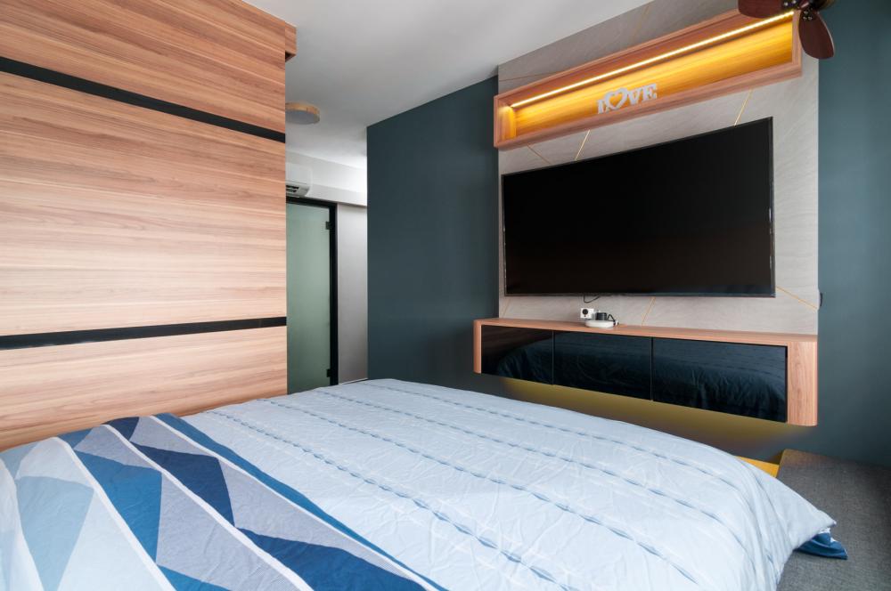 Eclectic Bedroom with Platform Bed and Cove Lighting