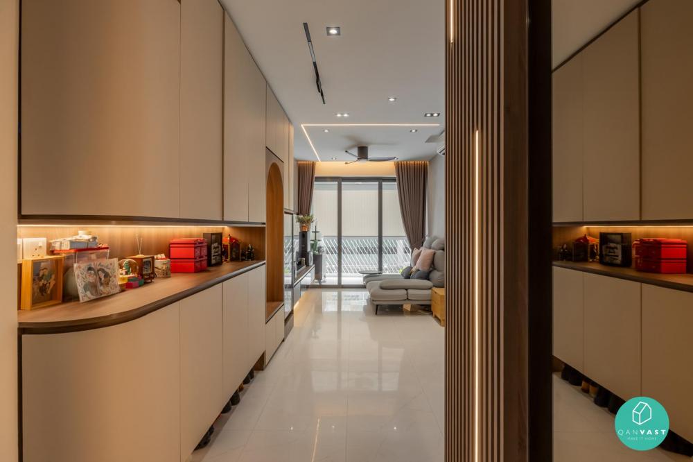 Modern Entryway with Mirror and Seating Bench