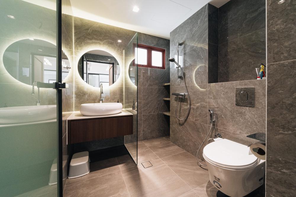Contemporary Bathroom with Countertop and Bathroom Storage
