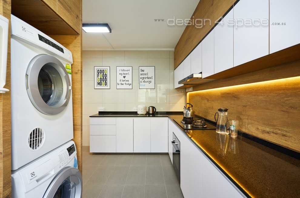 Modern Kitchen with Wood Flooring and Kitchen Window