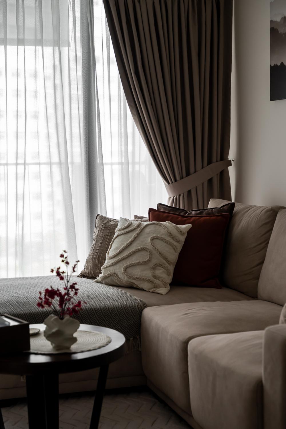 Transitional Living Room with Homogeneous Tiles and Drop Ceiling