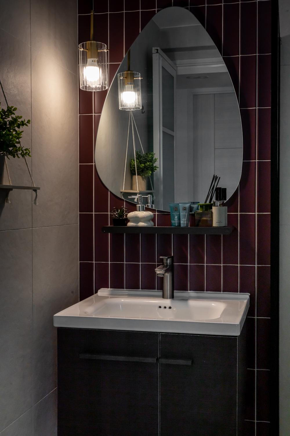 Transitional Bathroom with Homogeneous Tiles and Mirror