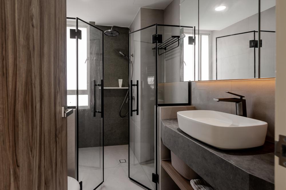 Modern Bathroom with Countertop and Homogeneous Tiles