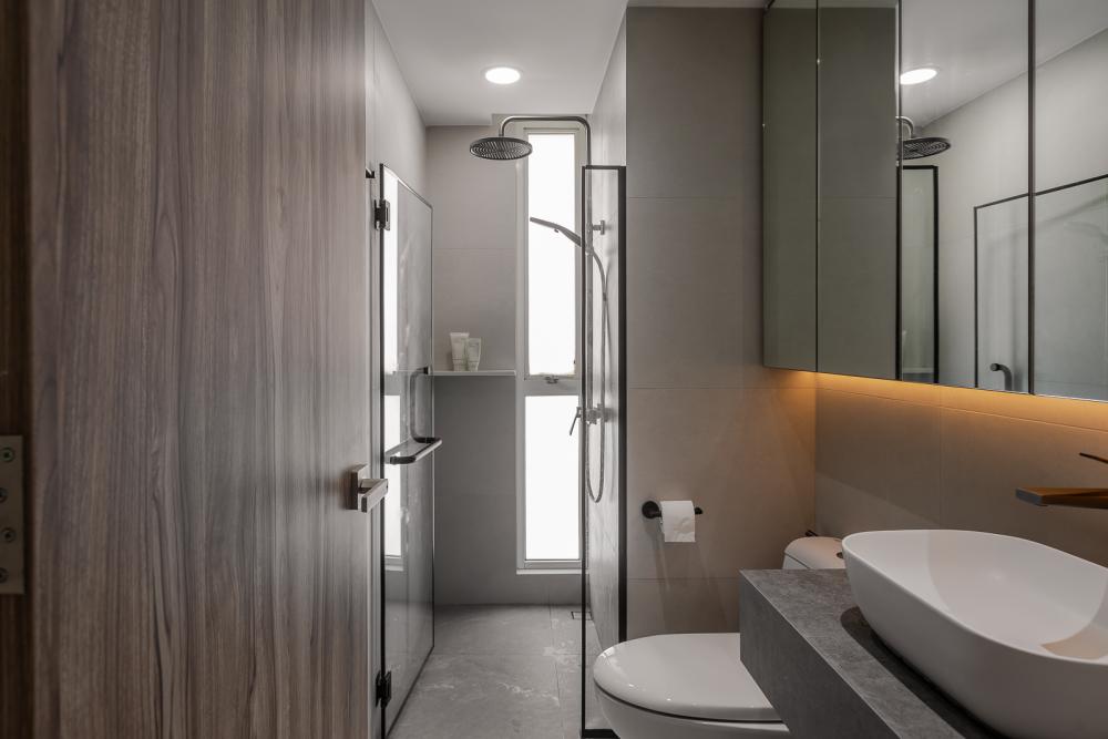 Modern Bathroom with Countertop and Homogeneous Tiles