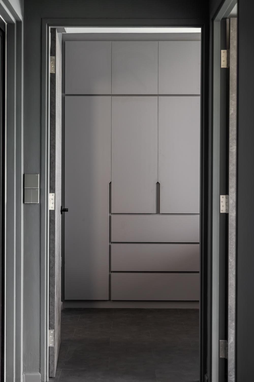 Industrial Bedroom with Homogeneous Tiles and Wardrobe