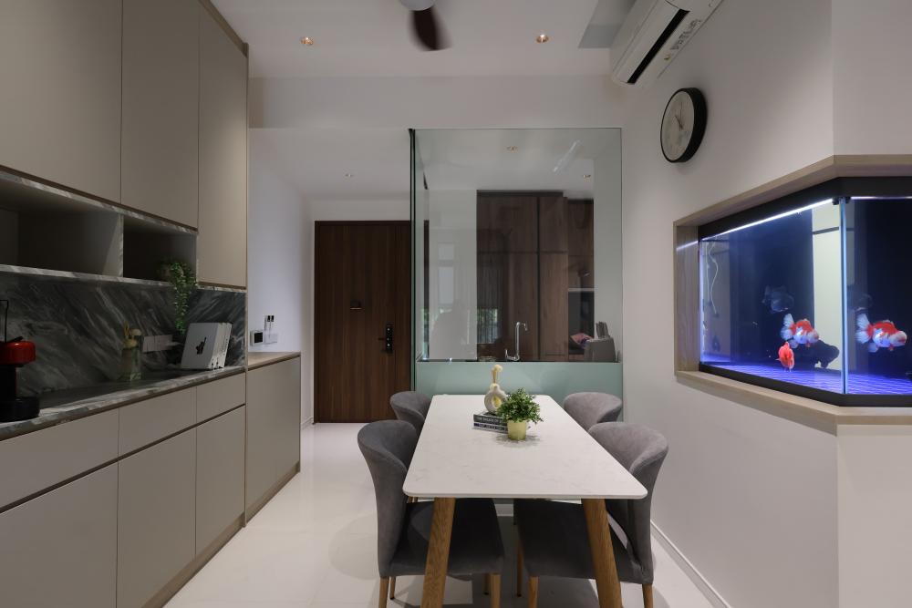 Contemporary Dining Room with Dining Table and Dining Chairs
