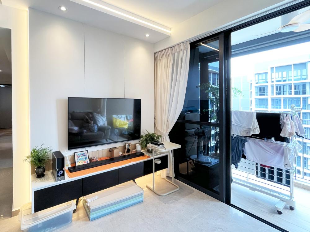 Asian Balcony with Bay Window and Window Seat