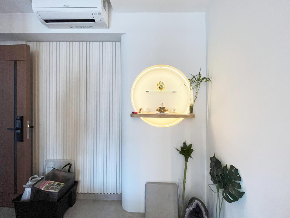 Asian Entryway with Mirror and Seating Bench