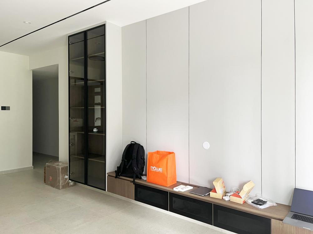 Minimalist Living Room with Bookshelf and Settee