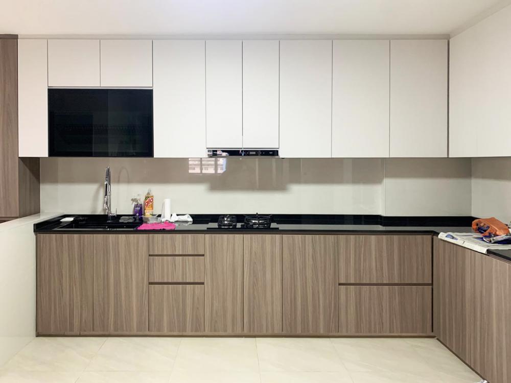 Modern Kitchen with Countertop and Vinyl Flooring