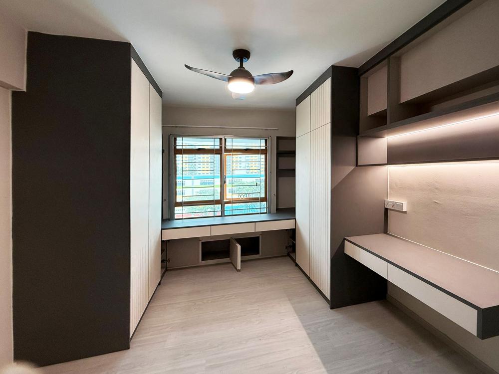 Minimalist Home Office with Bookshelf and Wallpaper