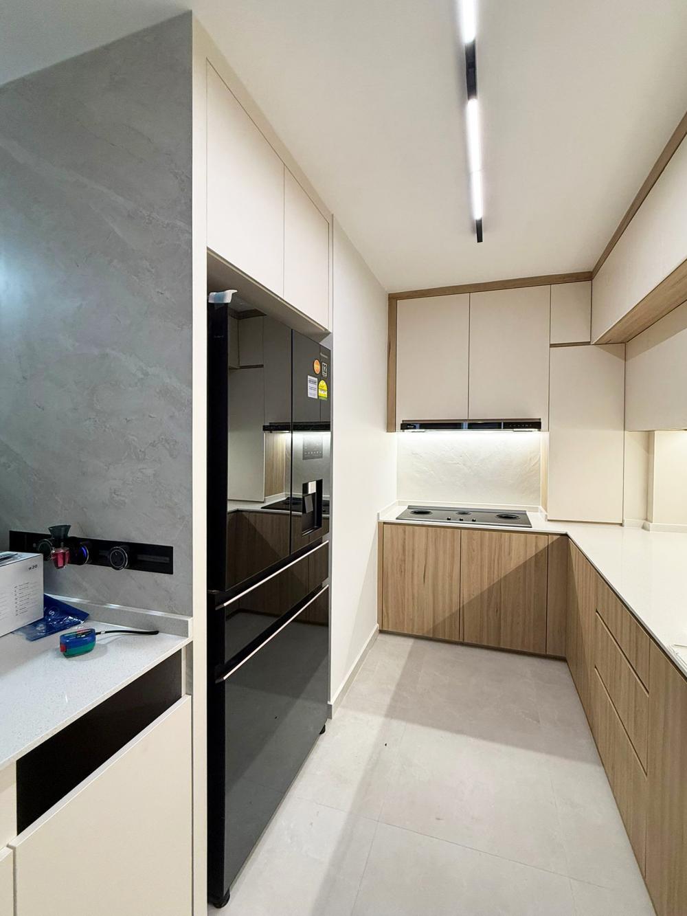 Minimalist Kitchen with Countertop and Vinyl Flooring