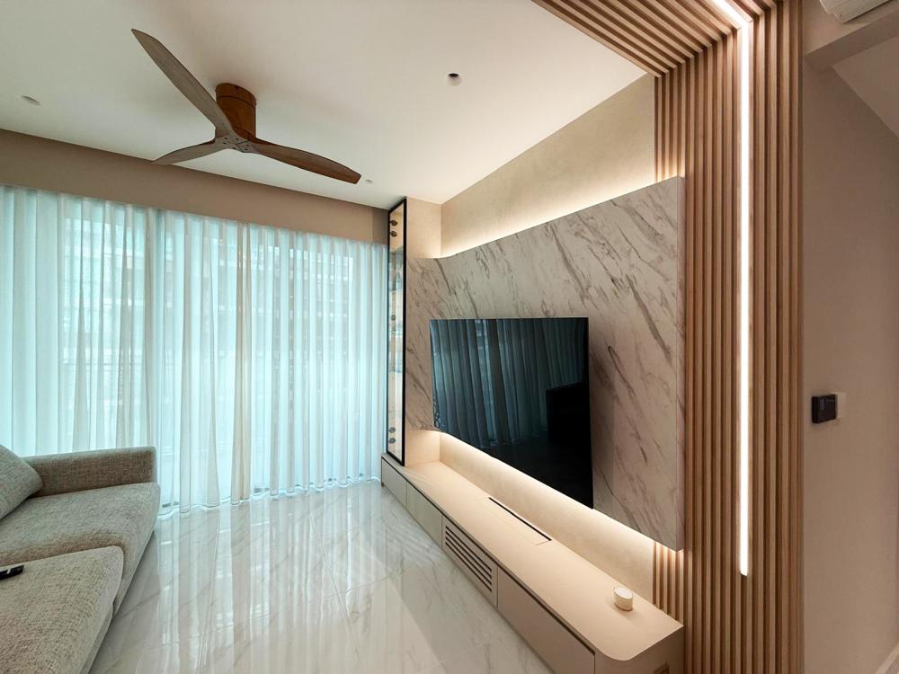 Modern Living Room with Bookshelf and Countertop