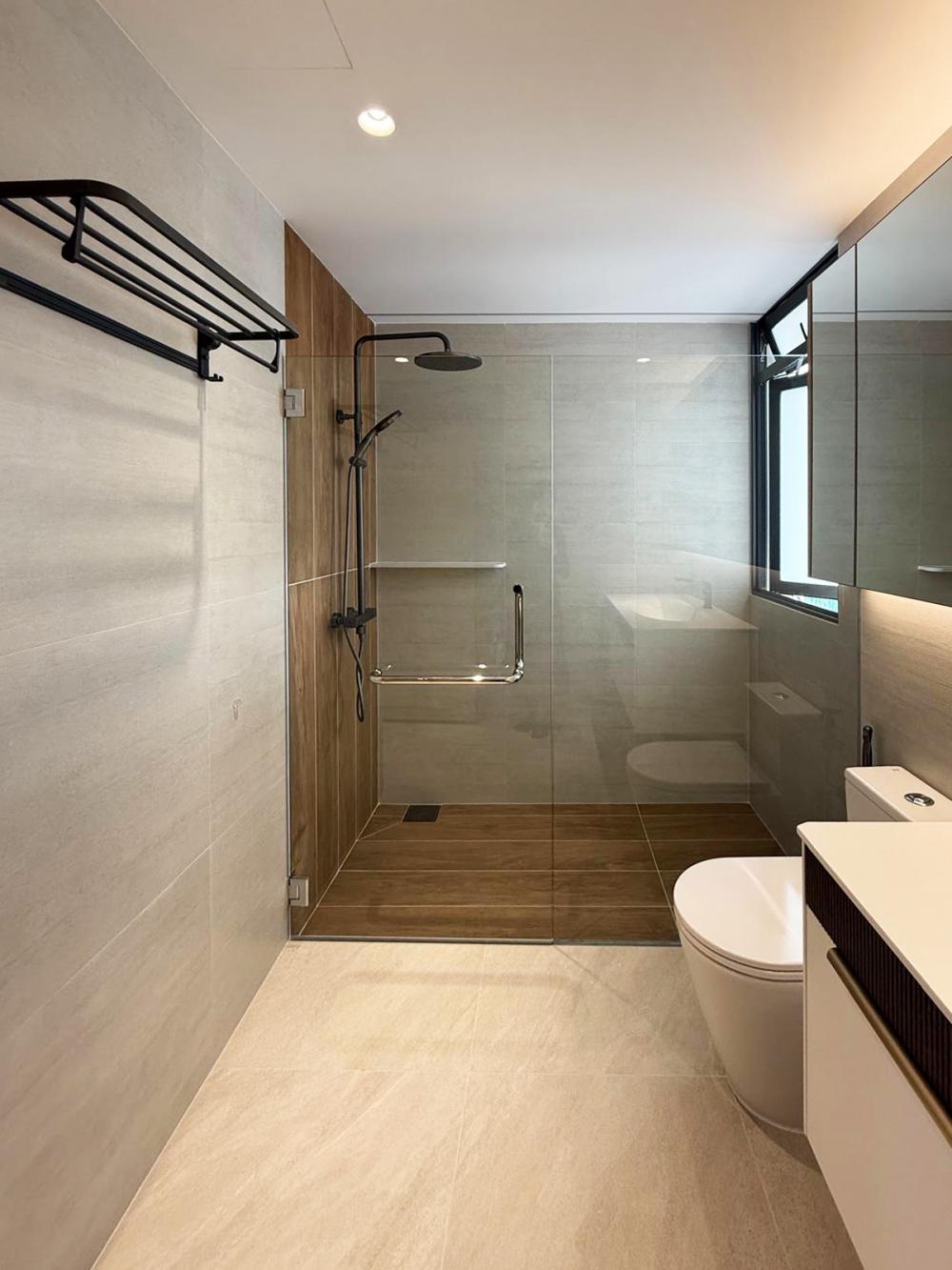 Modern Bathroom with Countertop and Vinyl Flooring