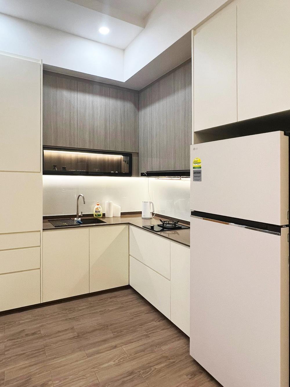 Modern Kitchen with Countertop and Vinyl Flooring