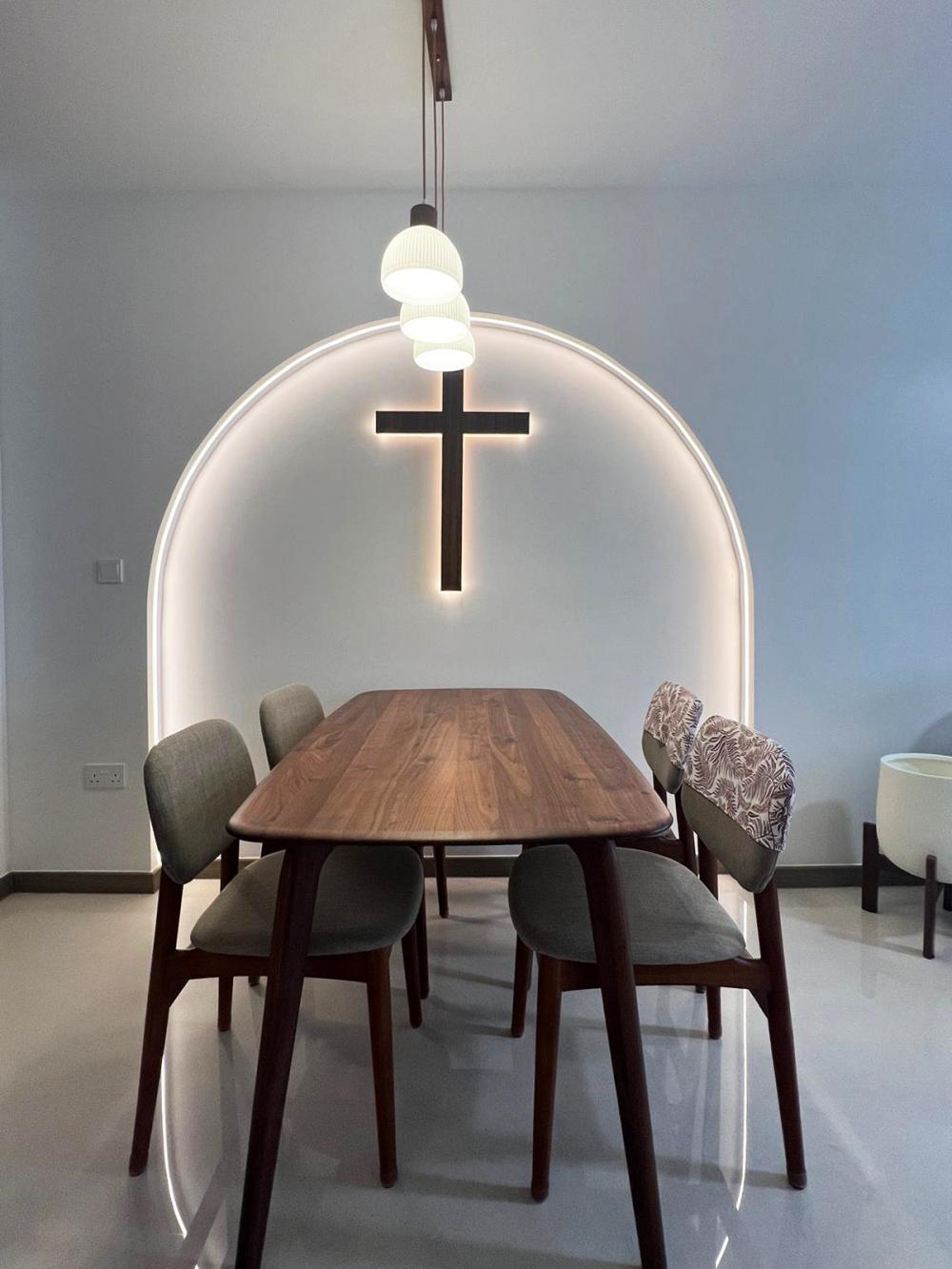 Modern Dining Room with Drop Light and Cove Lighting