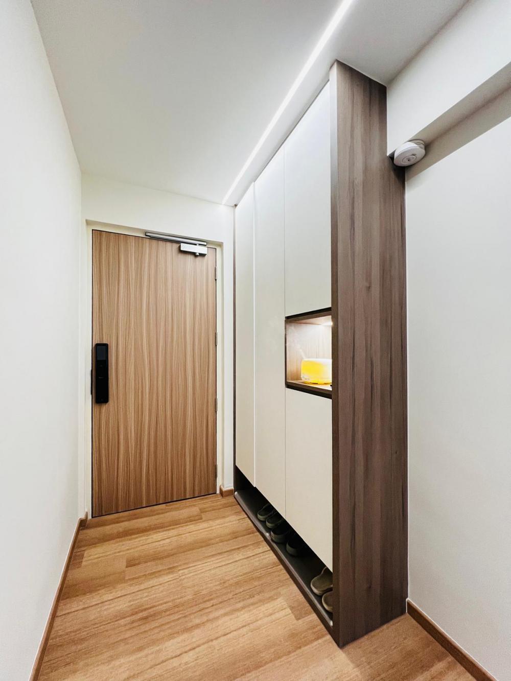 Modern Entryway with Mirror and Seating Bench