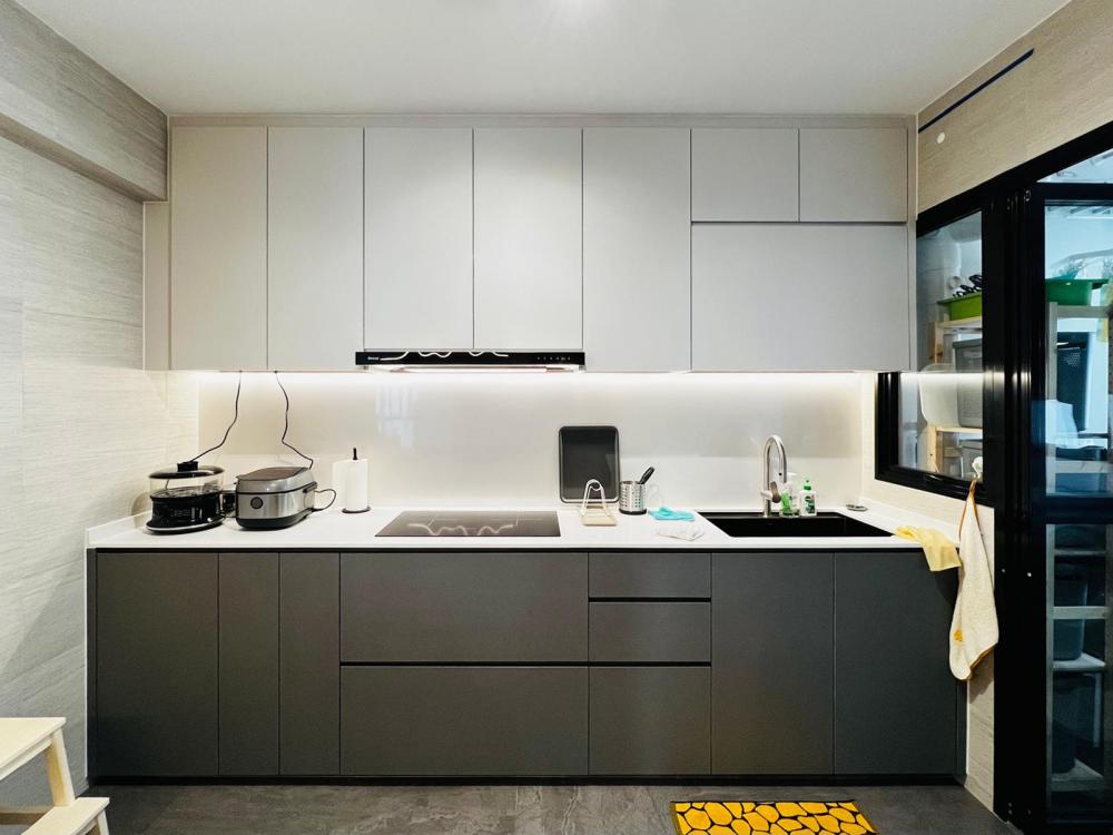 Modern Kitchen with Countertop and Vinyl Flooring