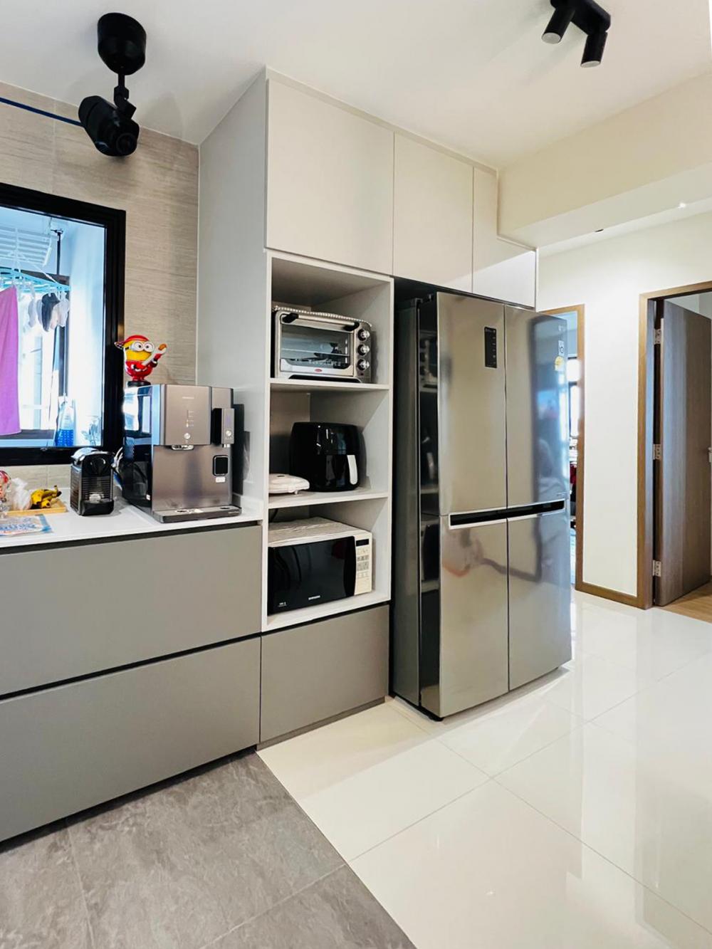 Modern Kitchen with Countertop and Vinyl Flooring