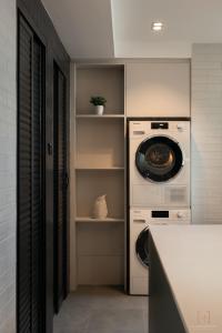 Modern Service Yard at 7 Geylang Lorong 39 (Sims Residences)