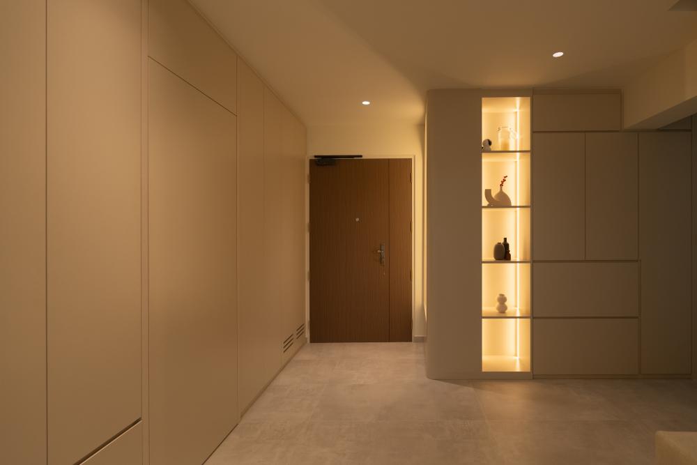 Contemporary Entryway with Shoe Rack and Small Storage