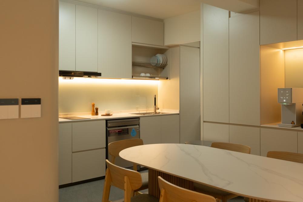 Contemporary Dining Room with Drop Ceiling and Dining Table