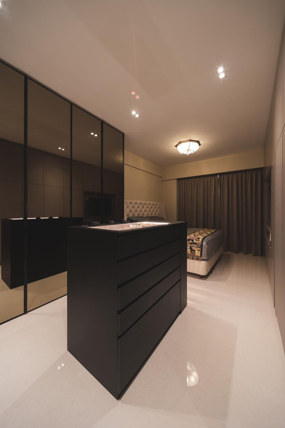 Modern Walk-in Wardrobe with Mirror and Wardrobe