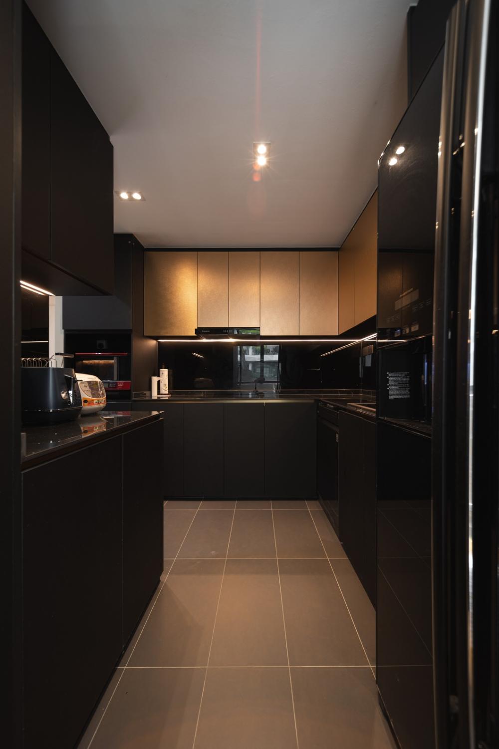 Modern Kitchen with Countertop and Homogeneous Tiles