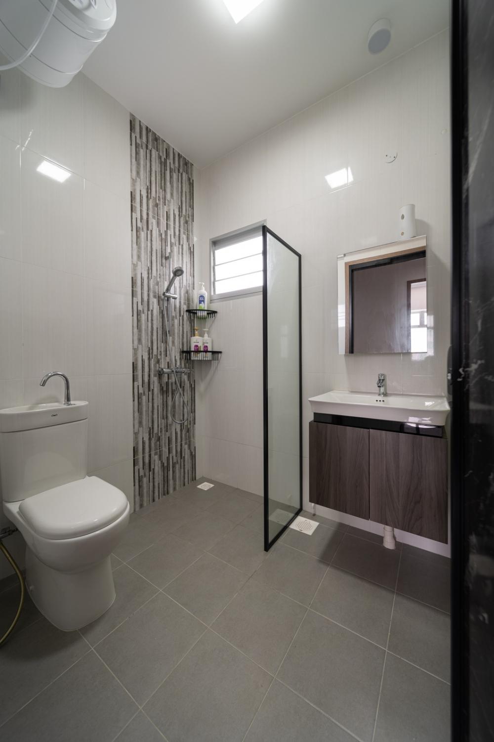 Modern Bathroom with Mirror and Shower Screen