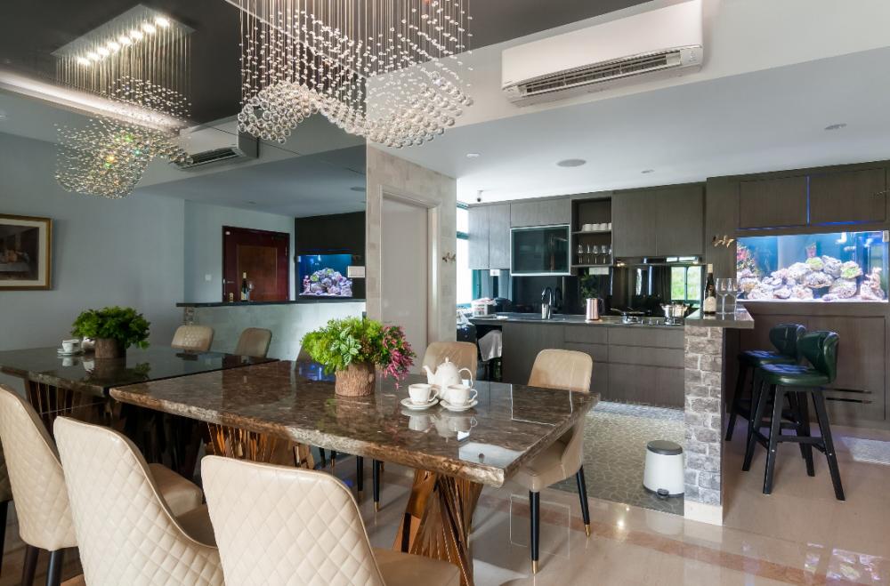 Modern Dining Room with Mirror and Kitchen Island