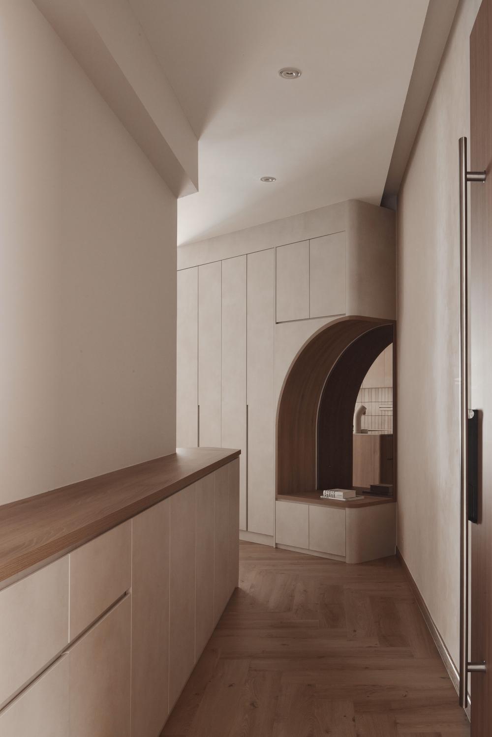 Modern Entryway with Mirror and Seating Bench